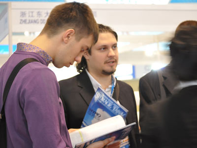 这英语你都不会，还敢参加展会？