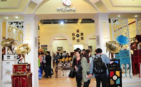 展会空间设计利用空间因素，达到完美的视觉效果