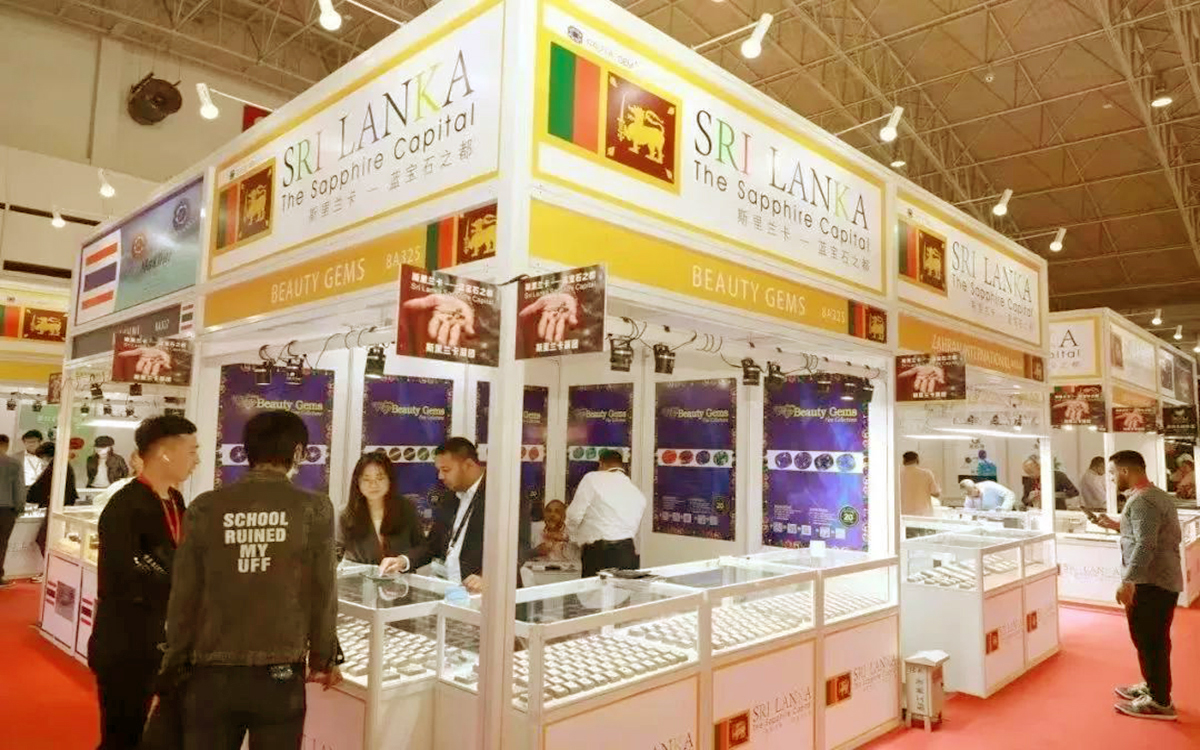 在上海展台搭建中，设计动线来减少洽谈干扰