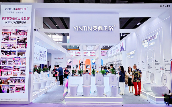 在广州展览会设计中，如何提升展台的品牌联想度？